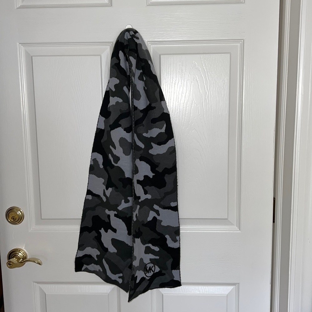 Michael Kors scarf